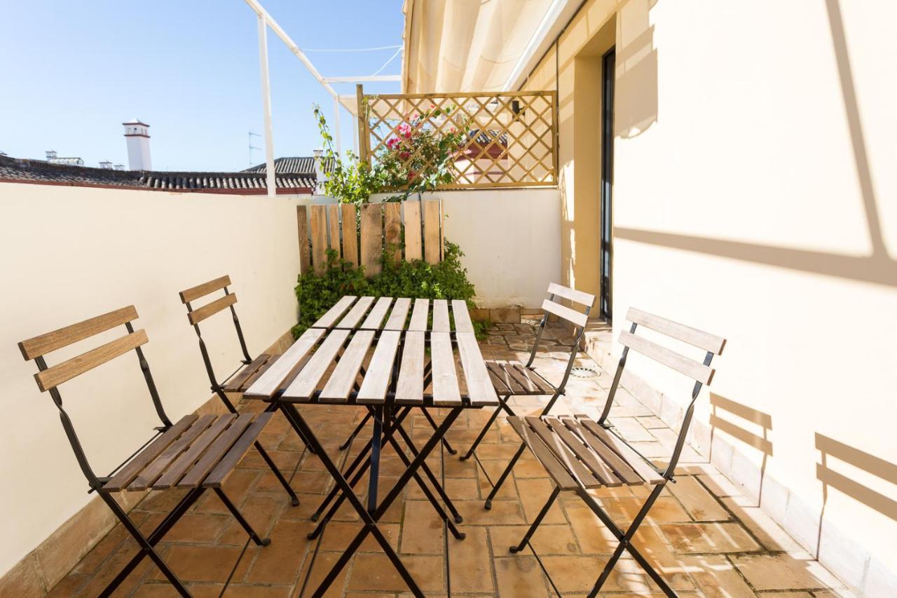 Black Swan The Penthouse * Siviglia